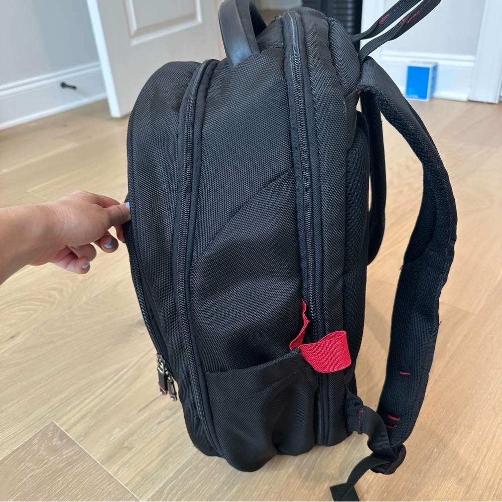 Samsonite Laptop Backpack Travel Work Office Black Pockets Zip TSA EUC - Picture 4 of 16